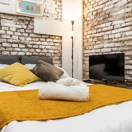 Two Separate Bedrooms Loreto Cozy Corner Milan